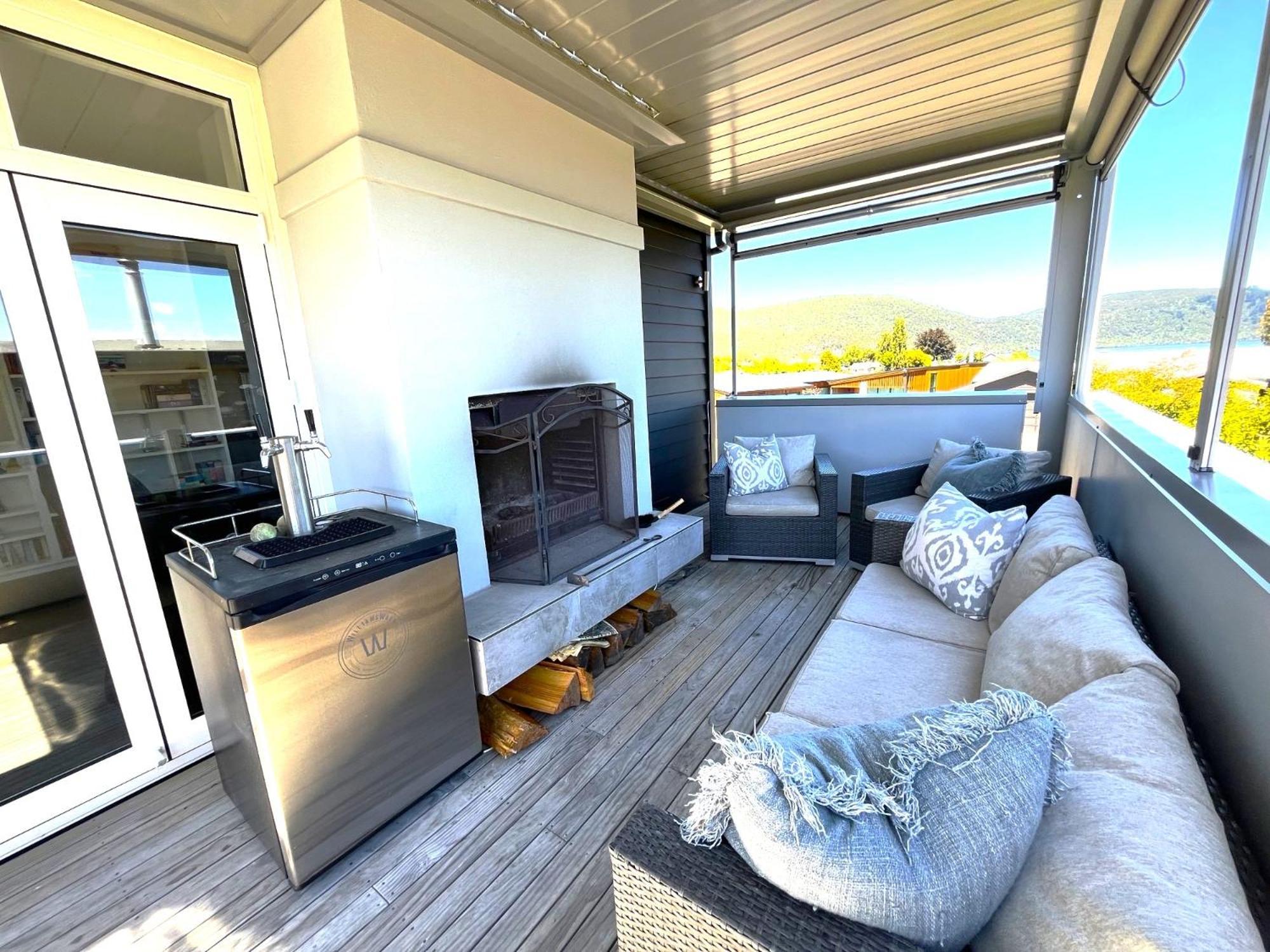 Large And Luxurious At The Lake Kinloch Exterior foto